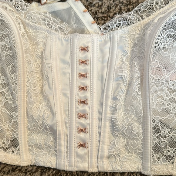 Victoria’s Secret Lace Corset Top - Picture 4 of 4